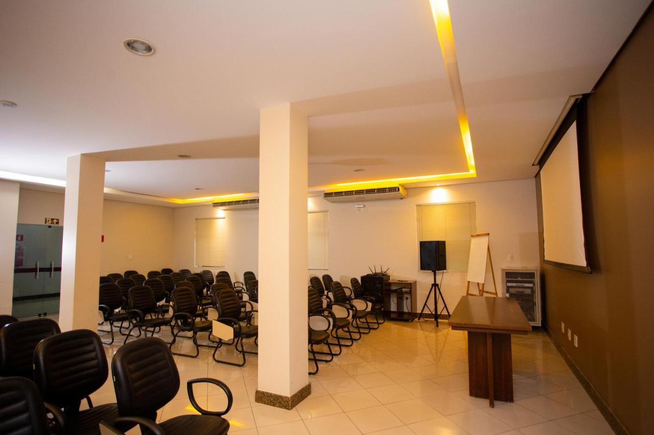 Benvenuto Palace Hotel โกเวร์นาดอร์ วาลาดาเรส ภายนอก รูปภาพ