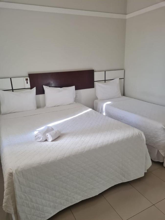 Benvenuto Palace Hotel โกเวร์นาดอร์ วาลาดาเรส ภายนอก รูปภาพ