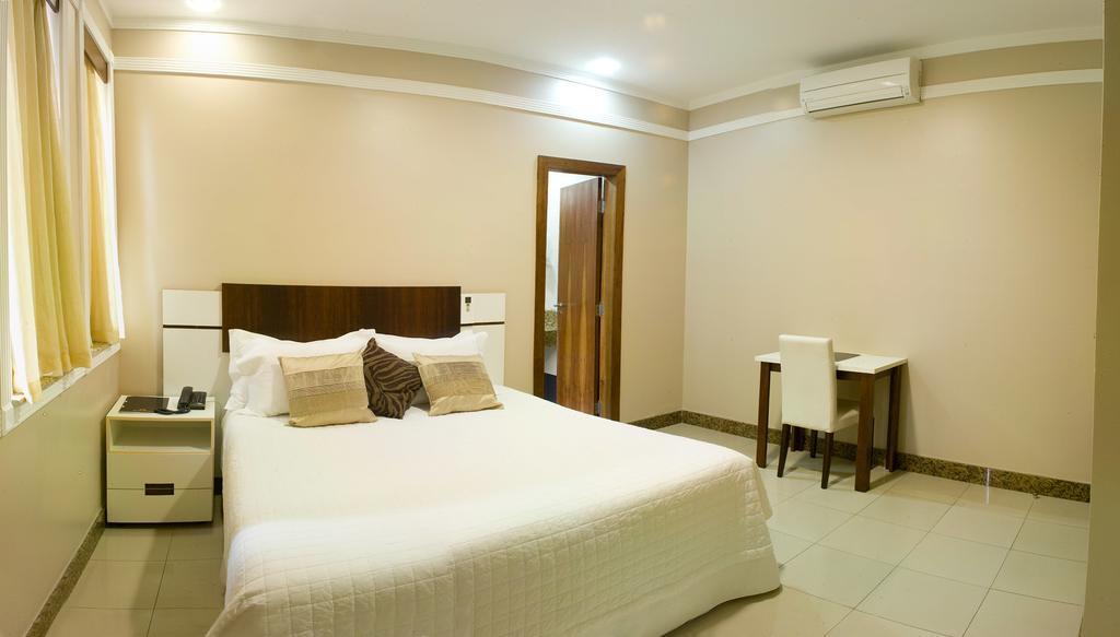 Benvenuto Palace Hotel โกเวร์นาดอร์ วาลาดาเรส ภายนอก รูปภาพ